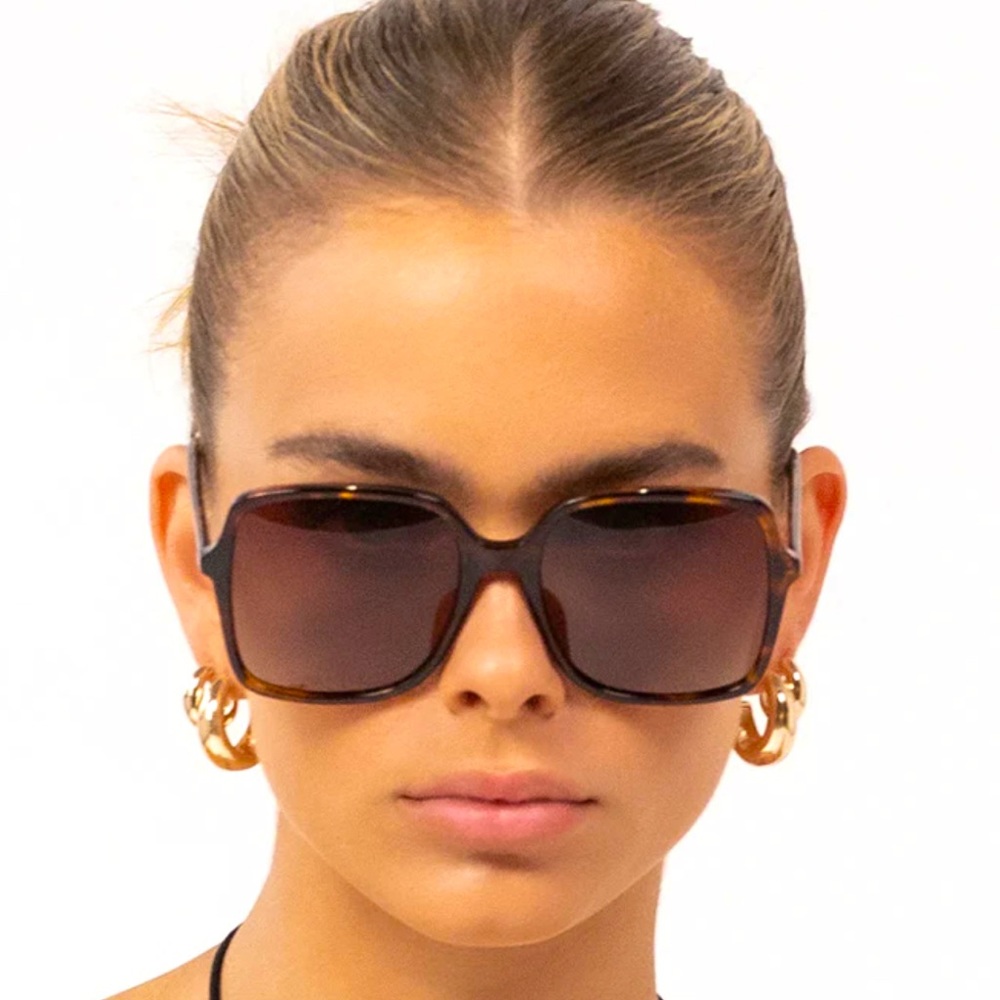 Banbe The Hutton in both Havana Brown and Black Smoke